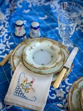 Cottagecore Vintage Romantic China Place Setting Floral Gold Rim Germany